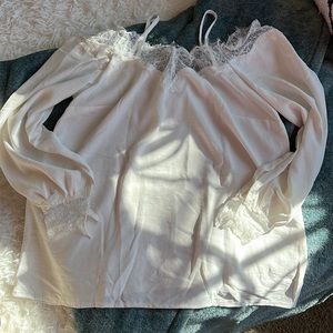 Women white cold shoulder long sleeve with lace. Size:Medium
